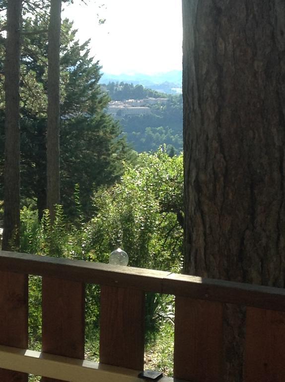 Camping Pineta Hotel Urbino Exterior photo